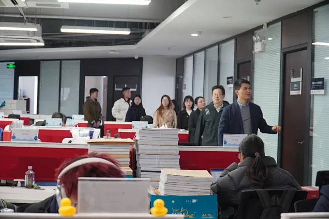 图文: 校企合作谋发展 “职”引未来名企行——马克思主义学院师生走访法辉、京师武汉律师事务所 | 秀米XIUMI